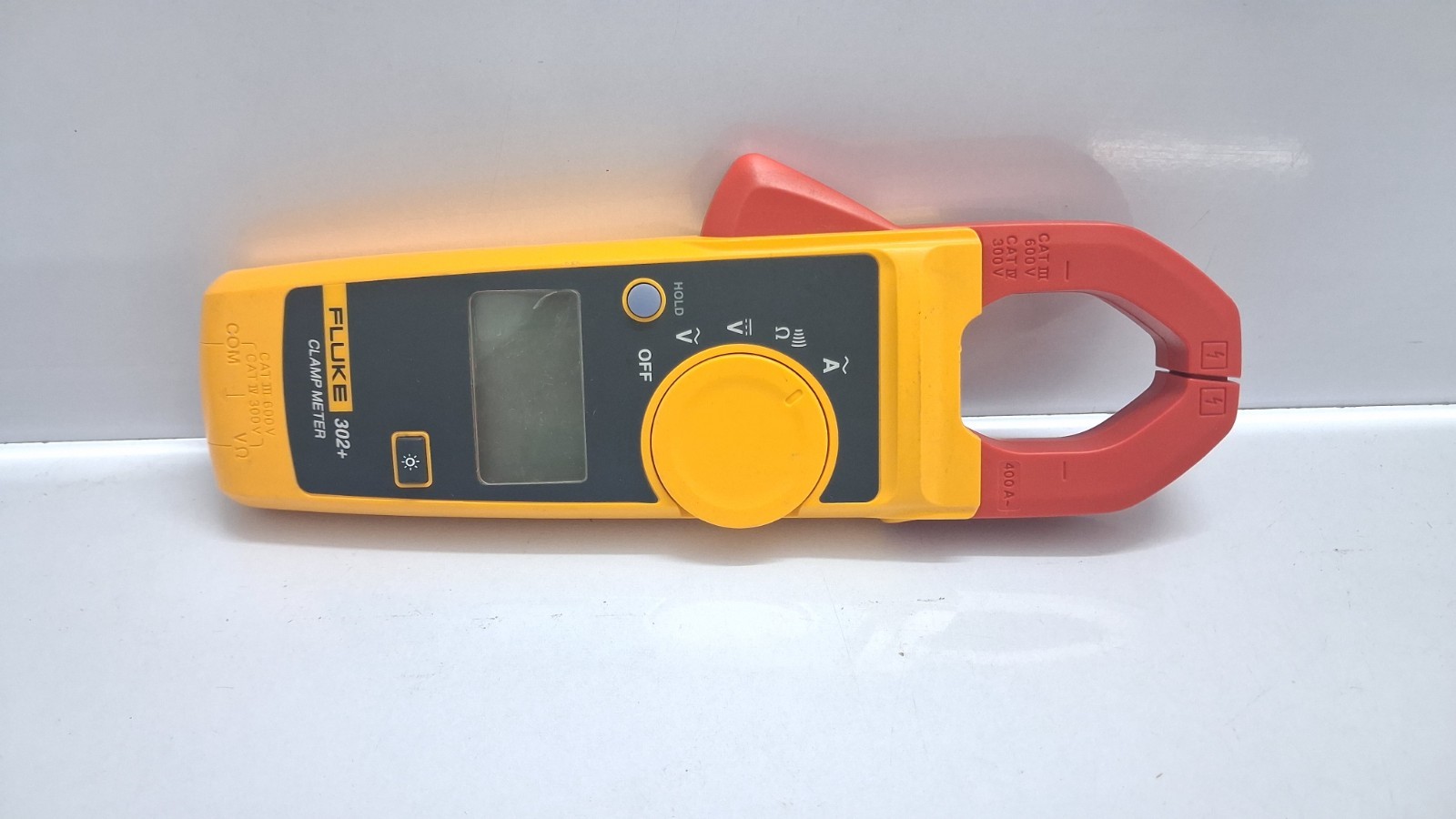 Fluke 302+ CAT III Digital Clamp Meter – FLUKE-302+