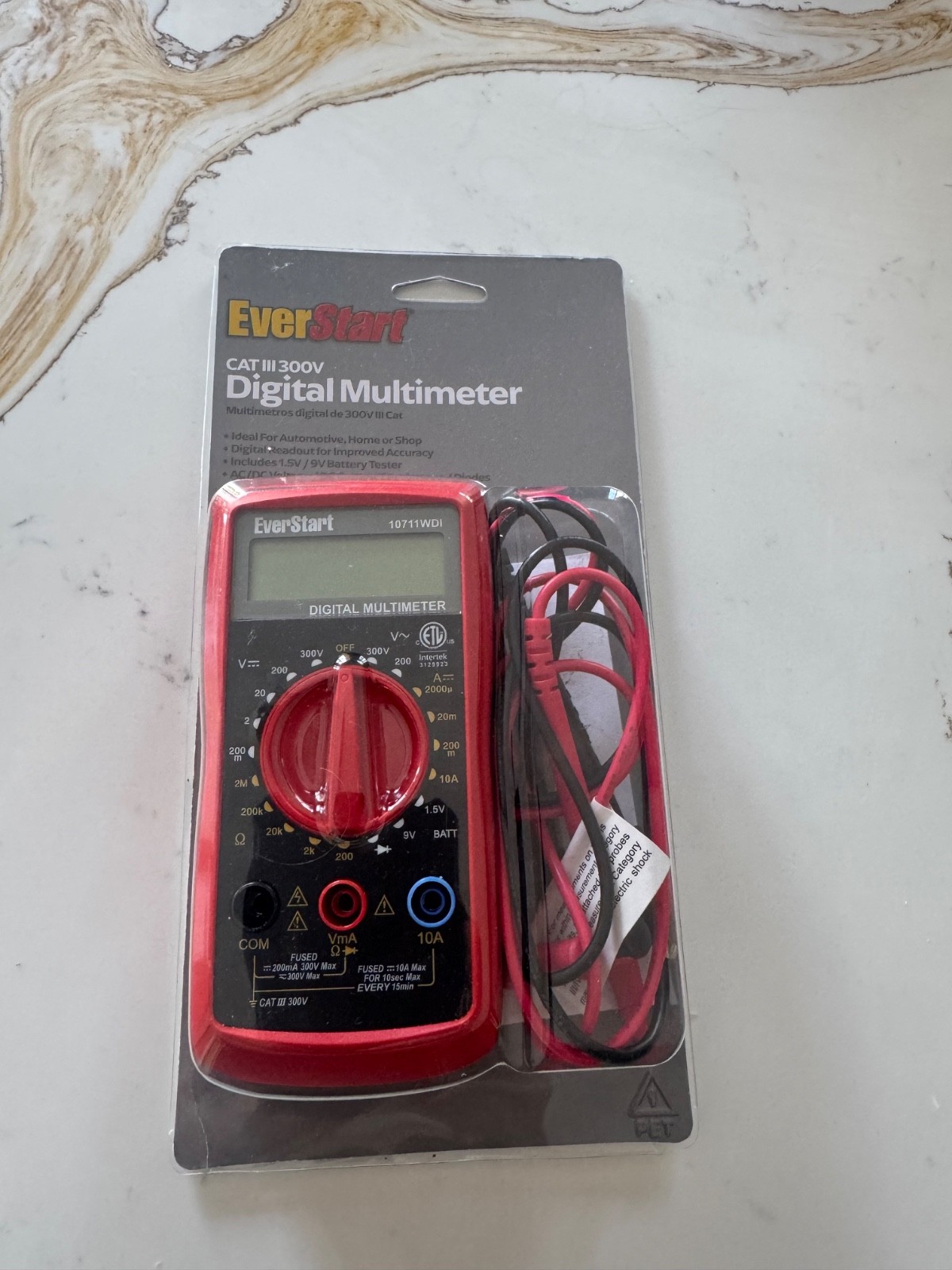 EverStart 10711WDI Digital Multimeter Voltmeter 300V CAT III w Test Leads Tested