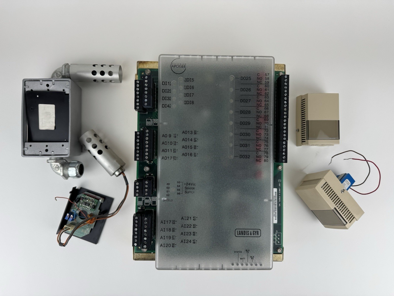 Siemens APOGEE 549-001 Modular Equipment Controller + Temp Sensors HVAC