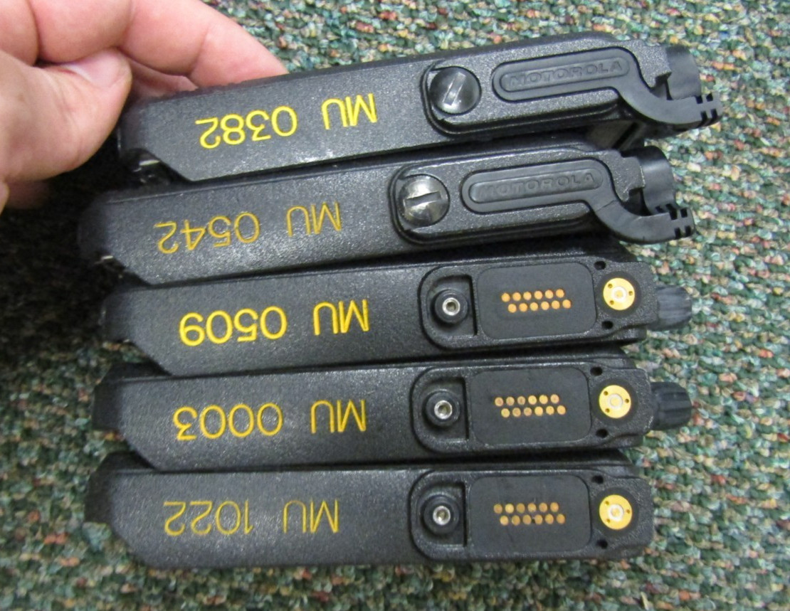 Lot of FIFTY Motorola XPR6580 AAH55UCH9LB1AN 800/900MHz Two Way Radios w Charger