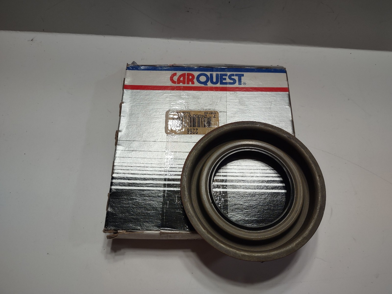 Car Quest Rear Differential Pinion Seal Chevy/GMC 2500 14 bolt 2286 NOS