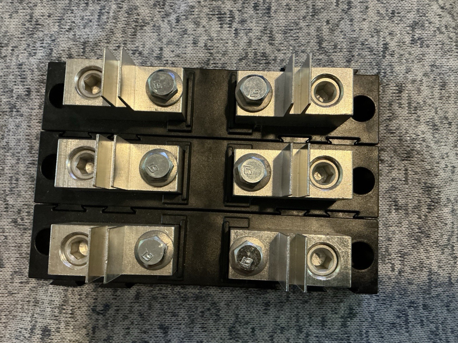 Marathon Class T Fuse Holder 300V 200A 3-Pole T200A3B