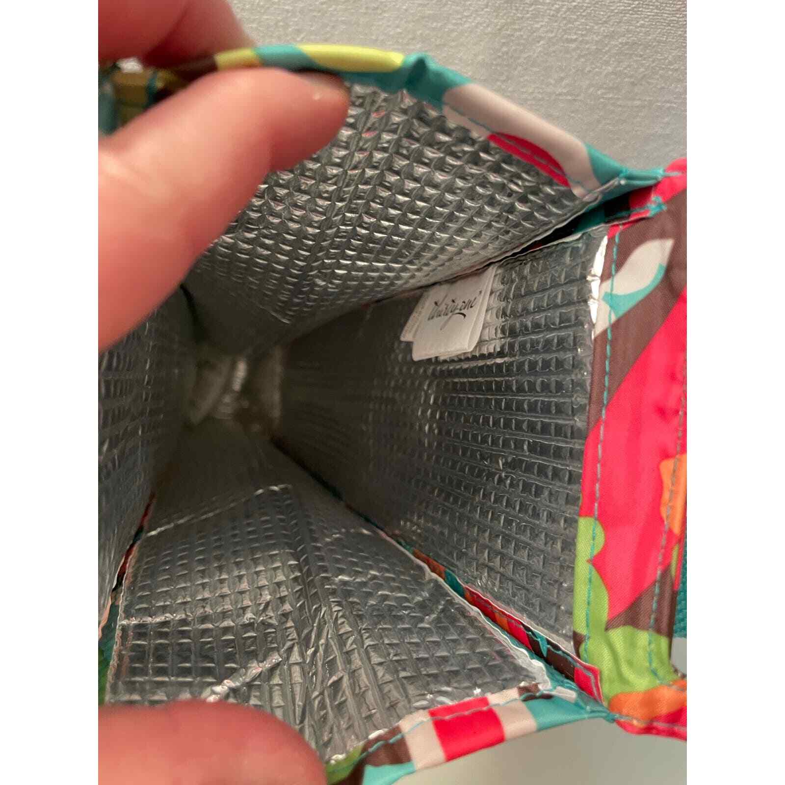 Thirty One perfect bottle thermal new in package Daisy Craze