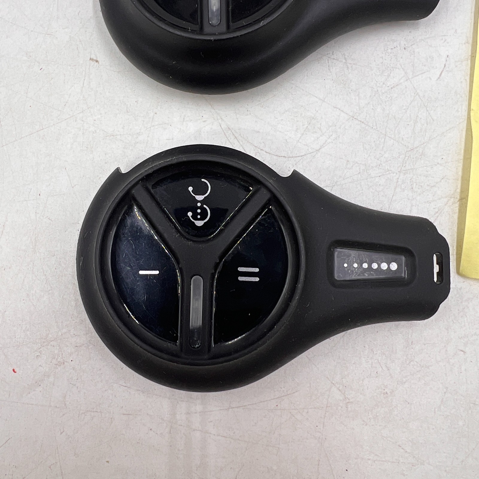 *FOR PARTS OR REPAIR* 2 PAR G5H1 3M Wireless Drive Thru Intercom Headset Pods