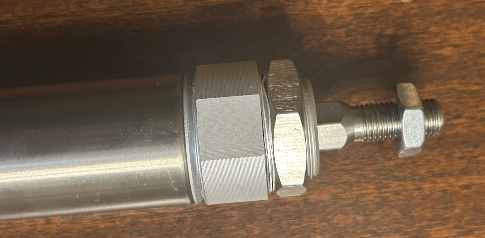 SMC CDM2KB32-100 Round Non-Rotating Single Rod Cylinder 32mm Bore 100mm Str, NEW