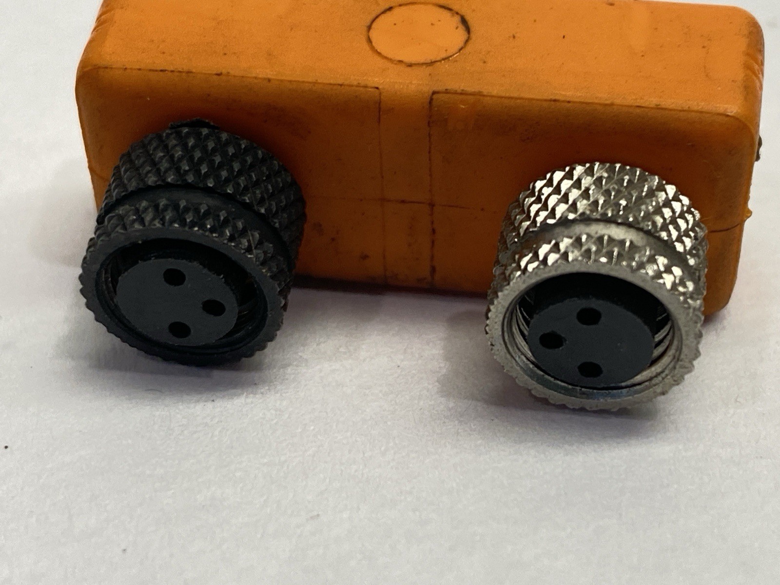 Lumberg Automation ASBS 2-M-8 M12 4-Pin M – Dual M8 3-Pin F Splitter LOT OF 2