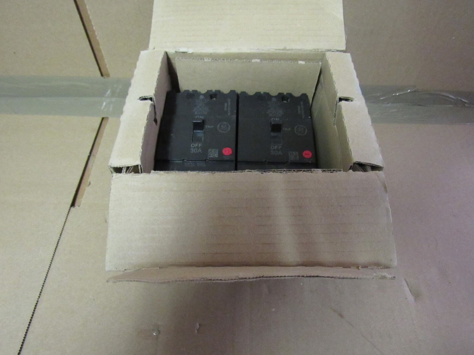 GE TEY330 30A/3P 14kA at 277/480VAC MOLDED CASE CIRCUIT BREAKER, NIB! MAKE OFFER