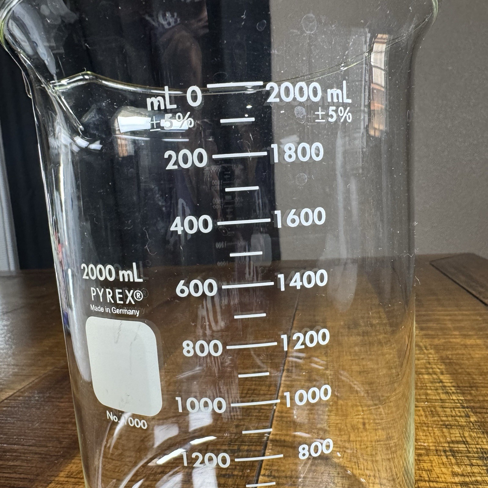 PYREX Glass 2000mL Low Form Dual Scale Graduated Griffin Beaker #1000