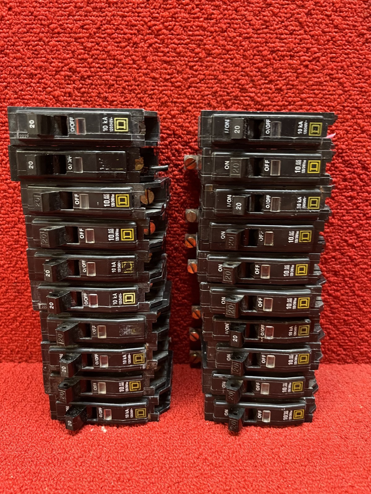 Lot of 20 Square D QO120 Circuit Breakers 20Amp 1 Pole 120/240VAC 10ka Good Cond