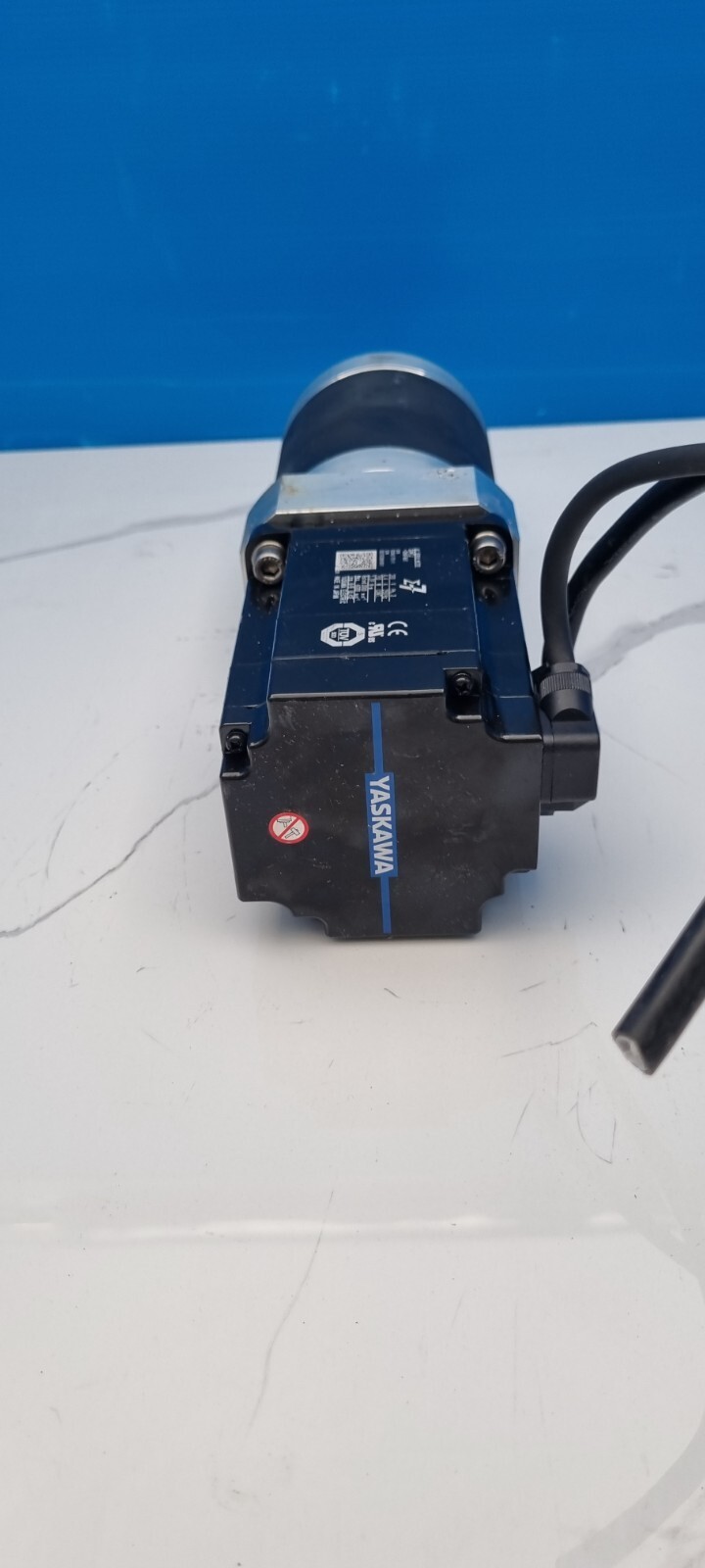 Yaskawa servo motor SGM7J-08AFA61 w/ Gear Box