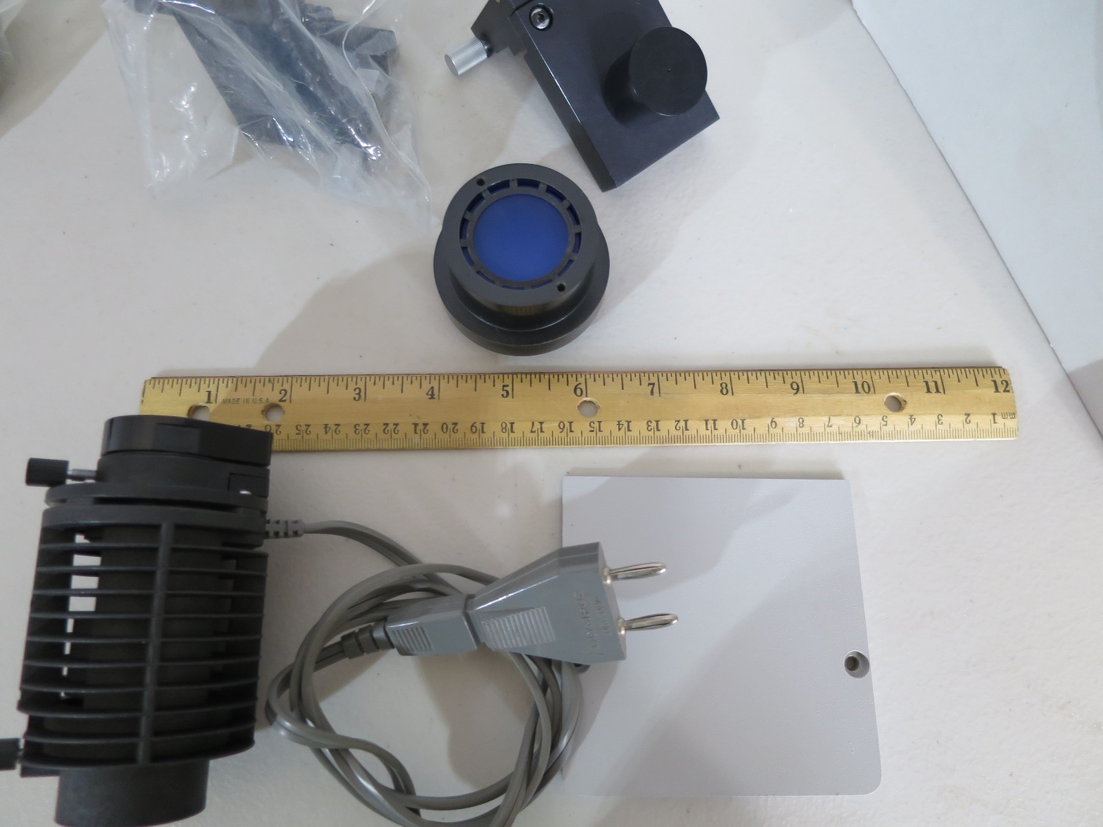 Olympus Microscope MicroPositioner, Illuminator, Reichert SW 135 AUSTRIA parts.