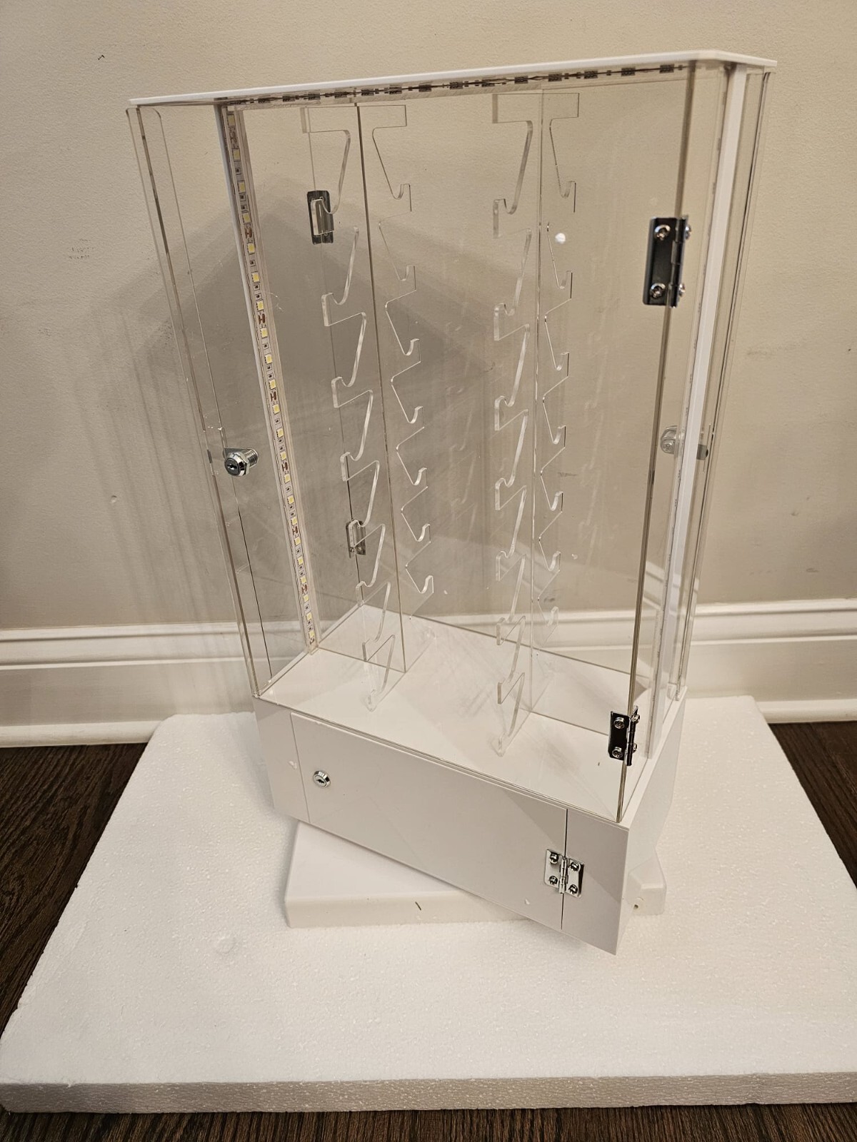 Acrylic 16 Piece LED Rotating Knife Display Case | Stand