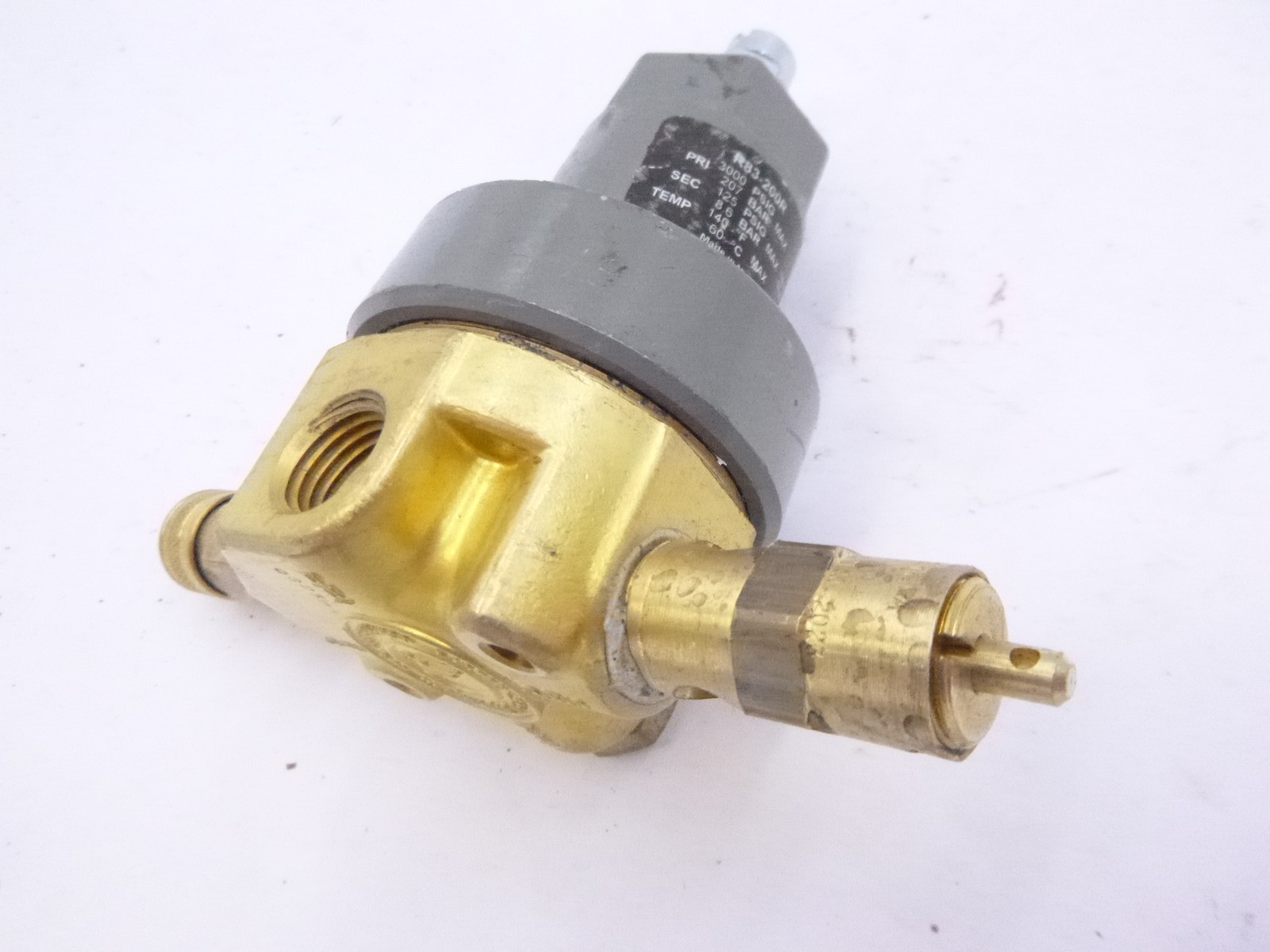 Dixon 1/4″ Series 1 Cylinder Gas RTegulator without Gauge