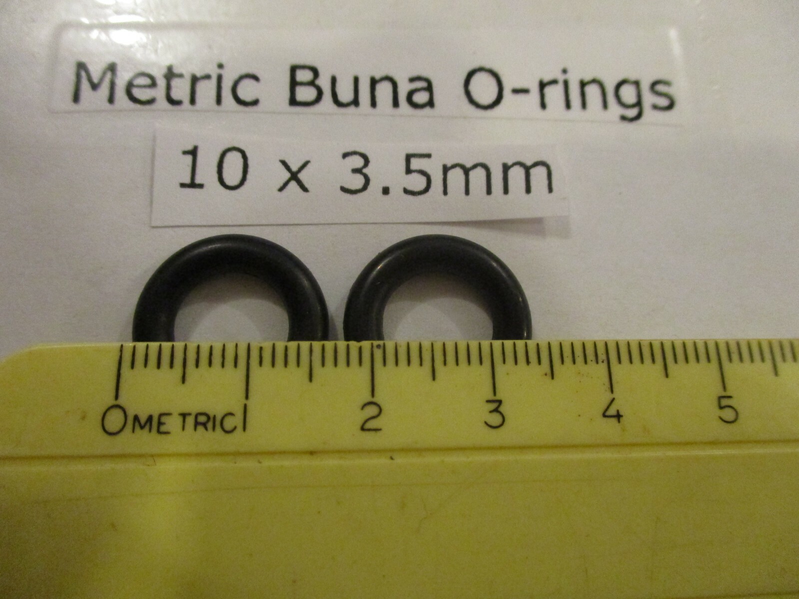 10mm ID x 17mm OD x 3.5mm thick O-ring. Buna-70. Quan 2.