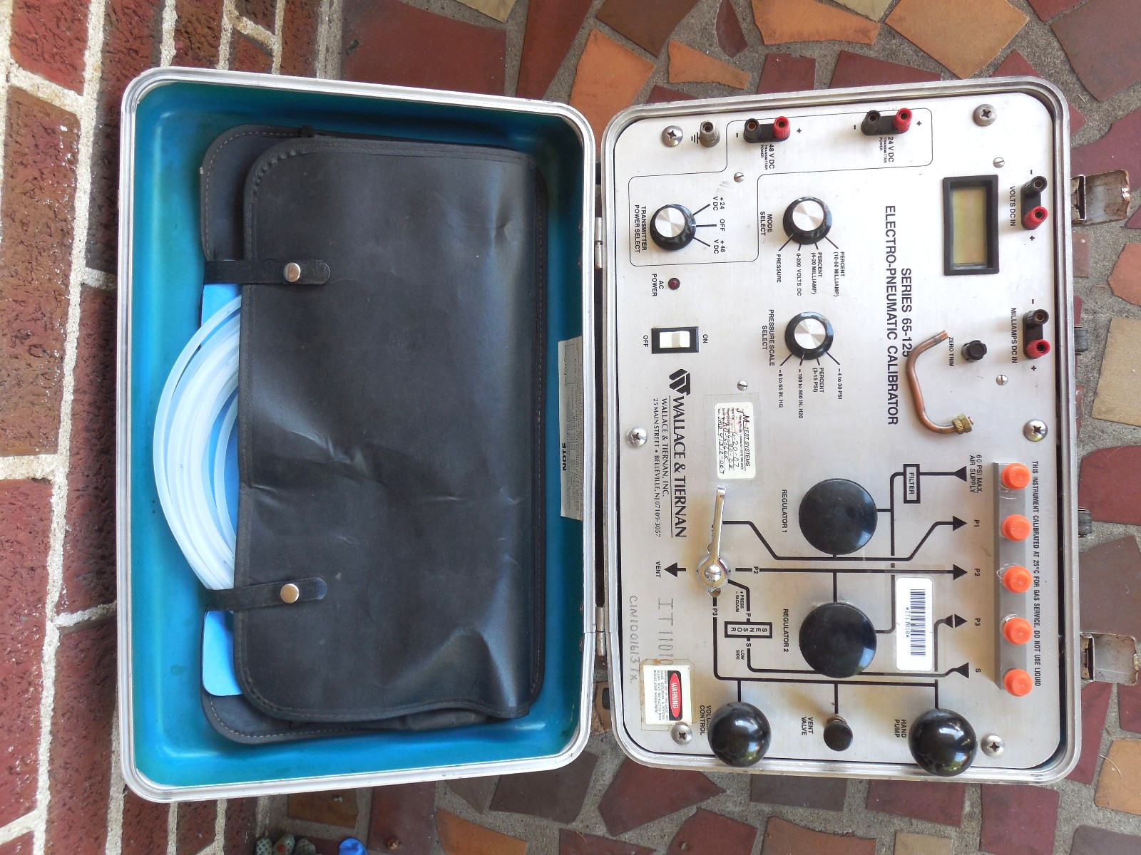 Wallace & Tiernan 65-125 Electro-Pneumatic Calibrator Turns On Otherwise Untest