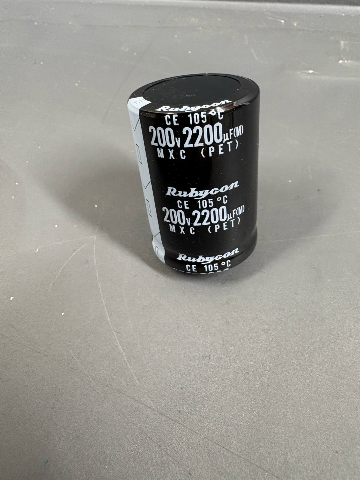 5x Rubycon 200V 2200uF Snap-In Aluminum Electrolytic Capacitor 105°C 35x50mm