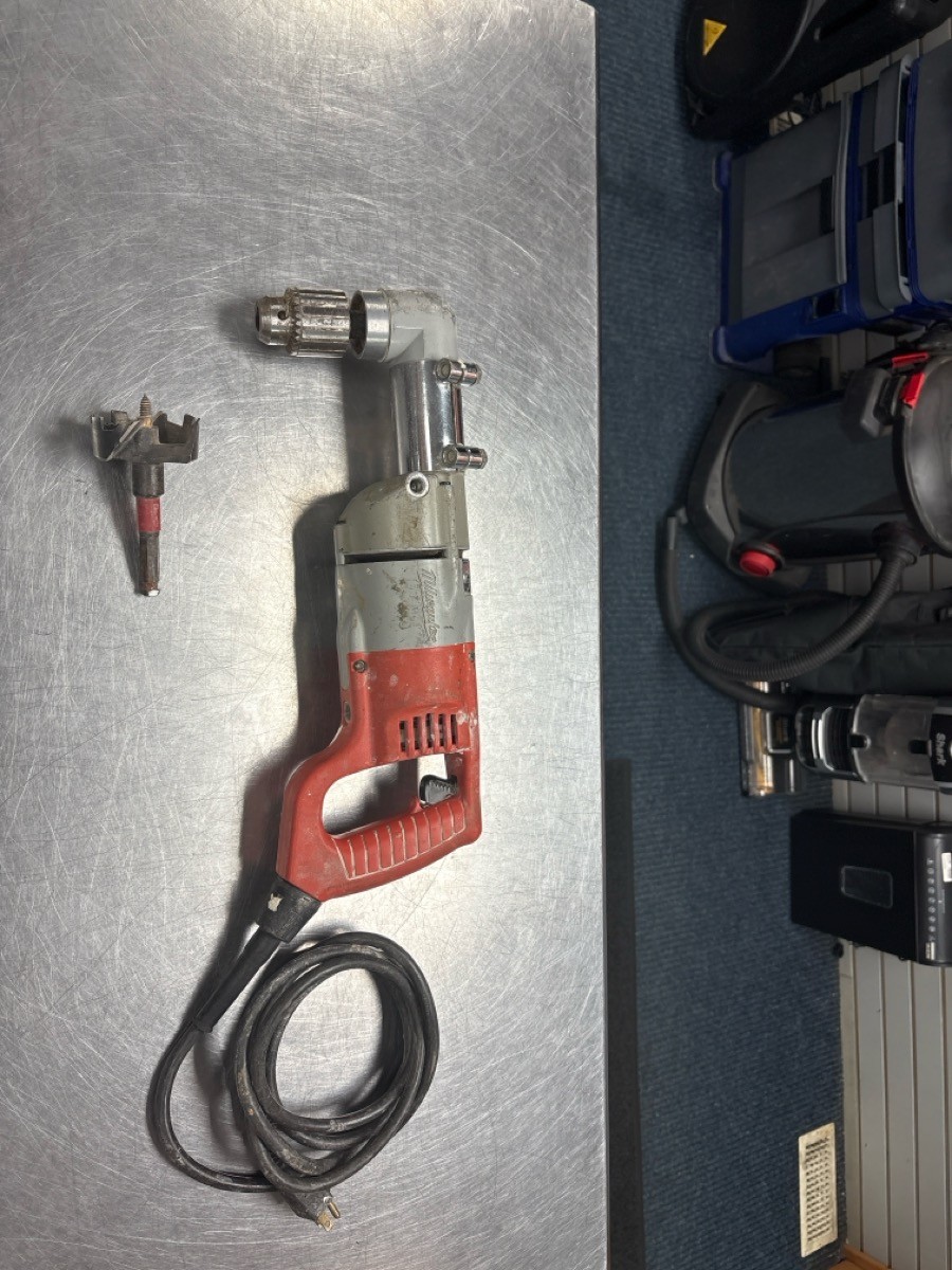 USED Milwaukee 1107-1 1/2″ Corded Right-Angle Drill (QUC025655)