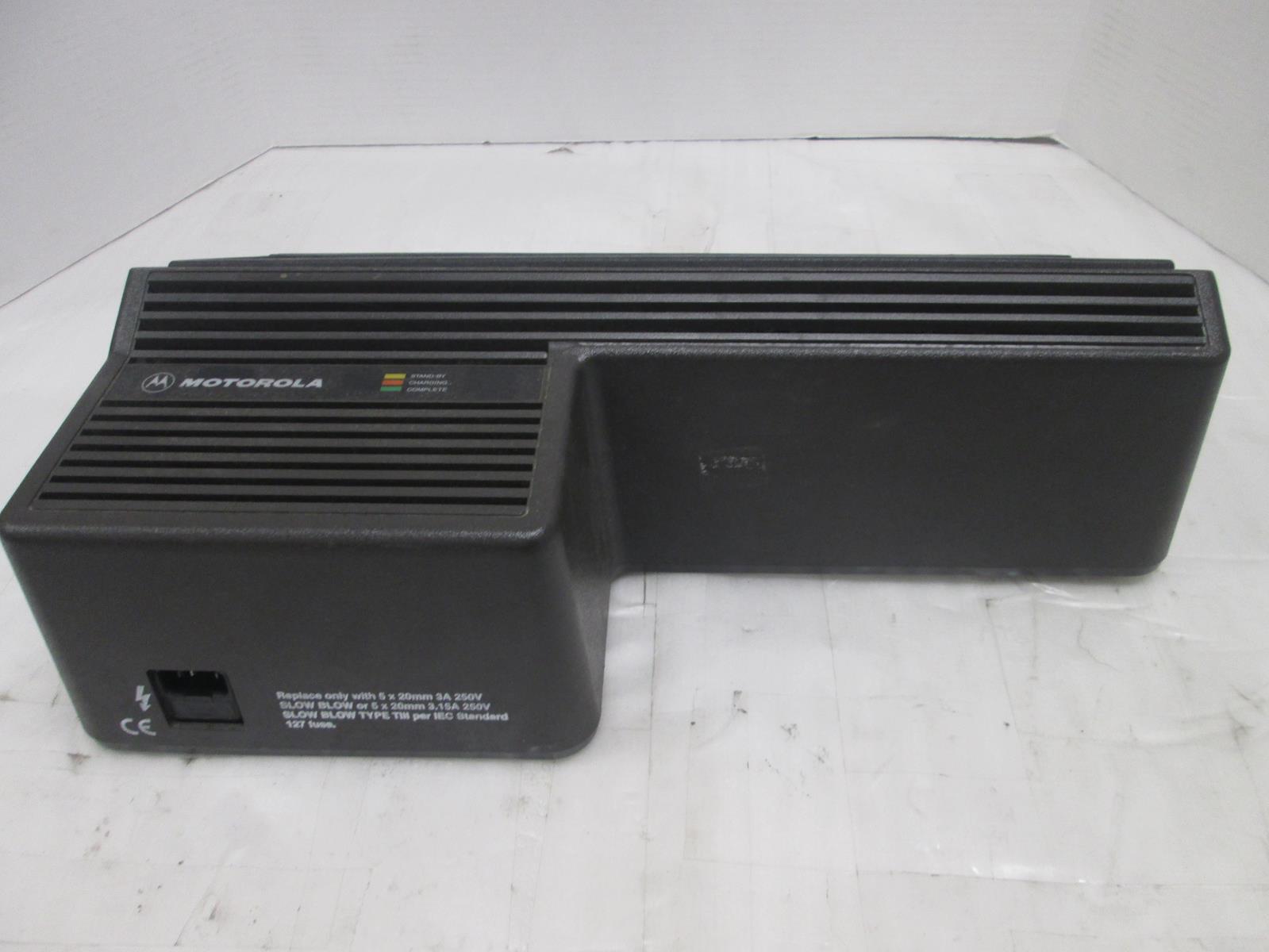 MOTOROLA NTN1177D 6 BANK CHARGING STATION