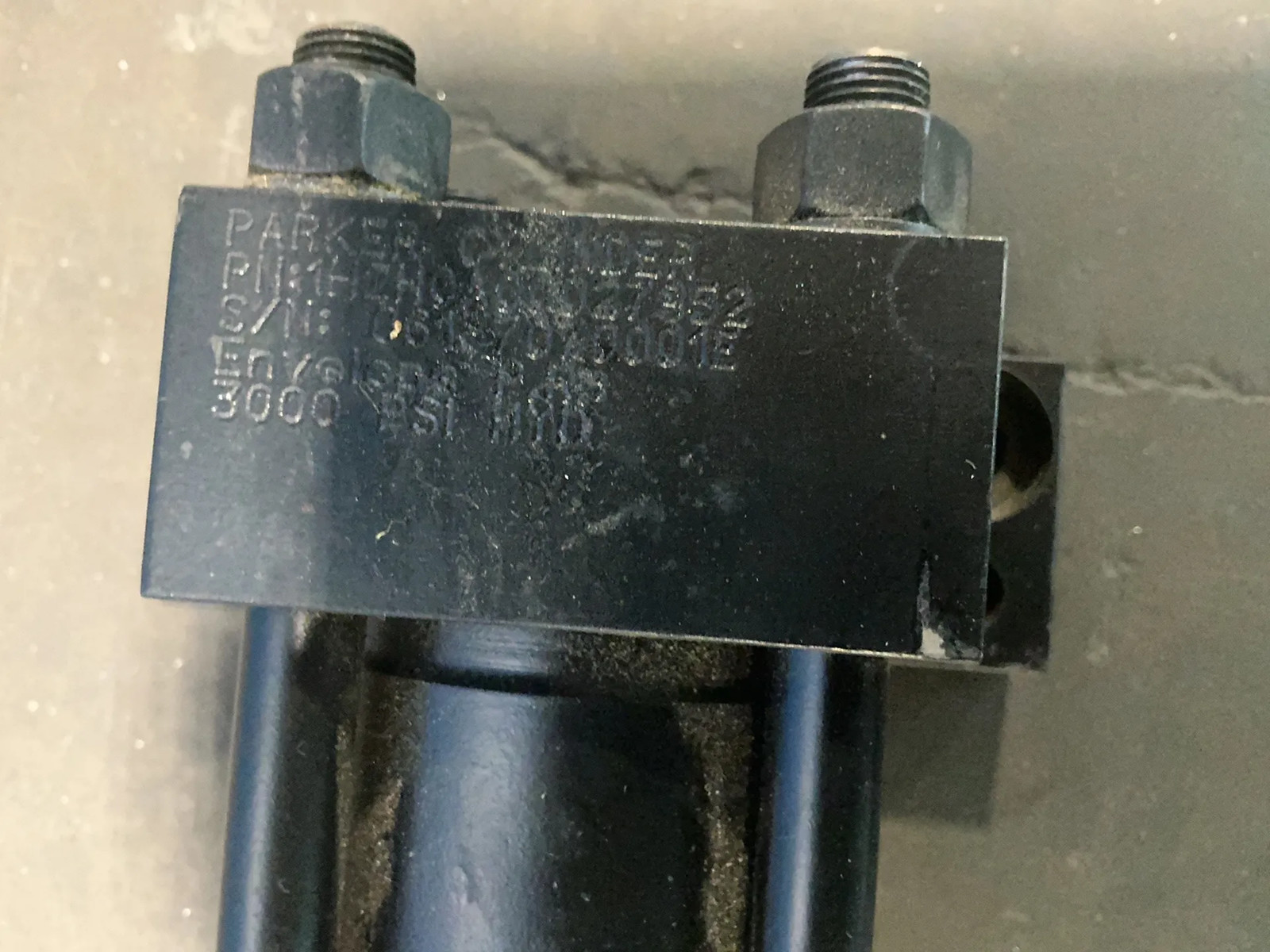 PARKER CYLINDER 2.00CC2HRNAT1S19AC52.000