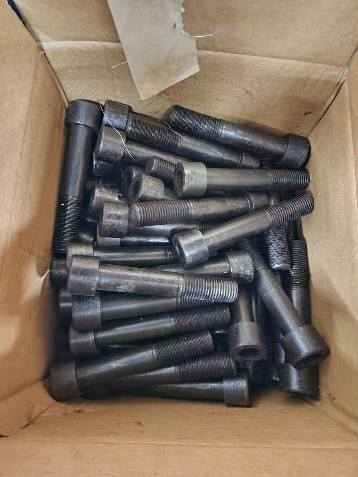 Metric Socket Head Cap Screw ISO 4762 M36 x 200mm (#165)
