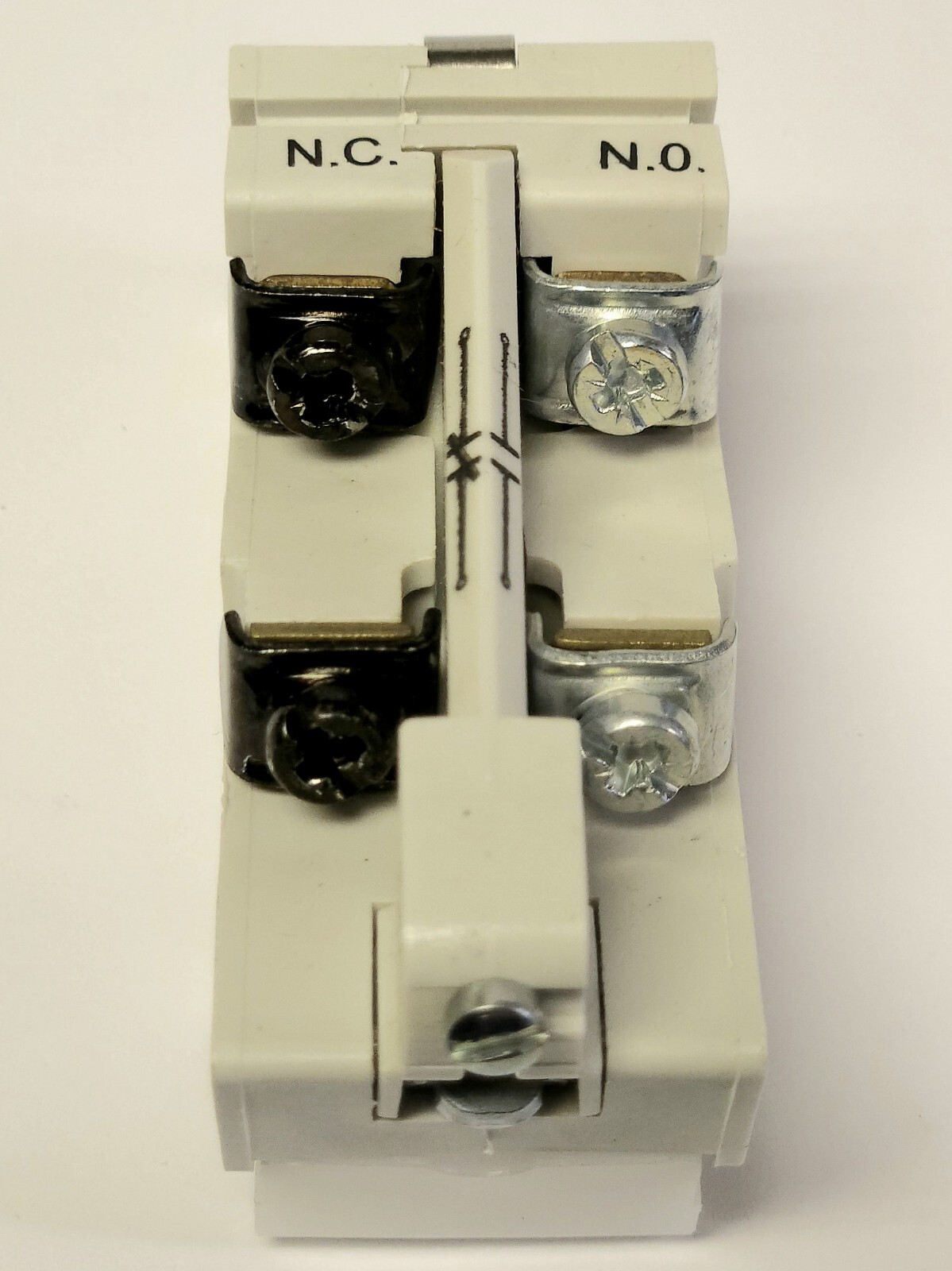 EATON CUTLER HAMMER J11 A200 2 NO 2 NC Auxiliary Contact 9084A17G01