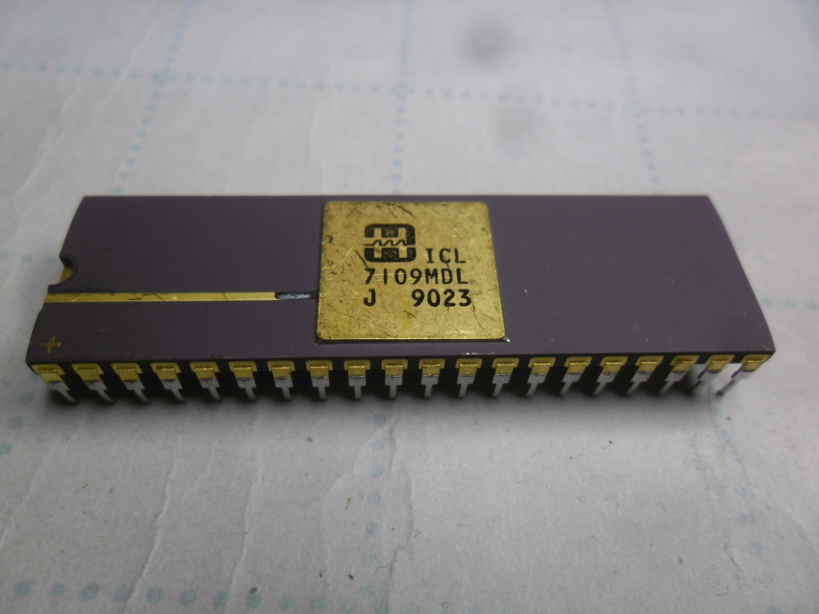 Harris ICL7109MDL, ADC Single ,30SPS, 12-Bit Parallel, 40 pin SDIP