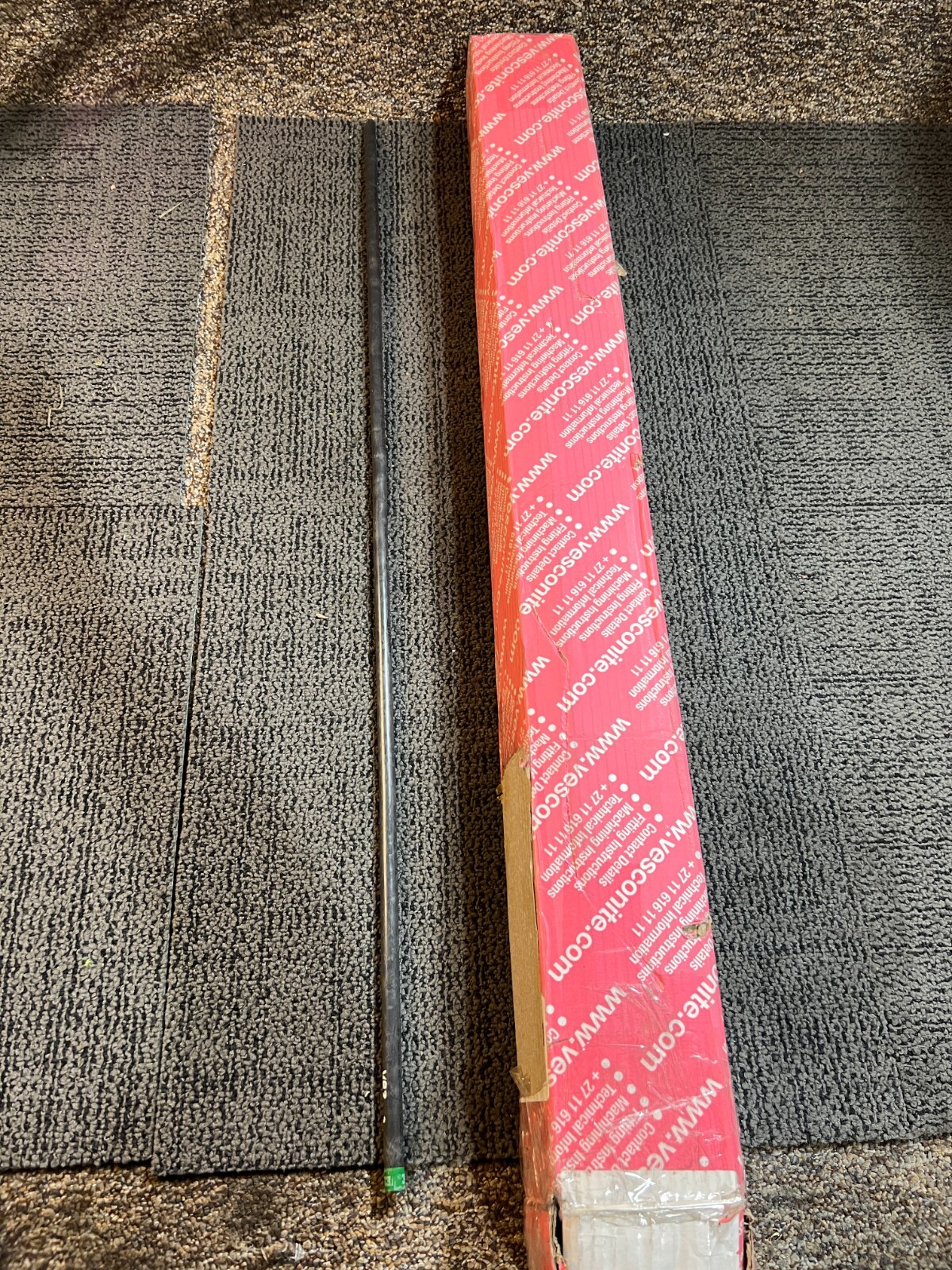 Box of 53 Vesconite No. 12 Metal Rod Gray Red Box