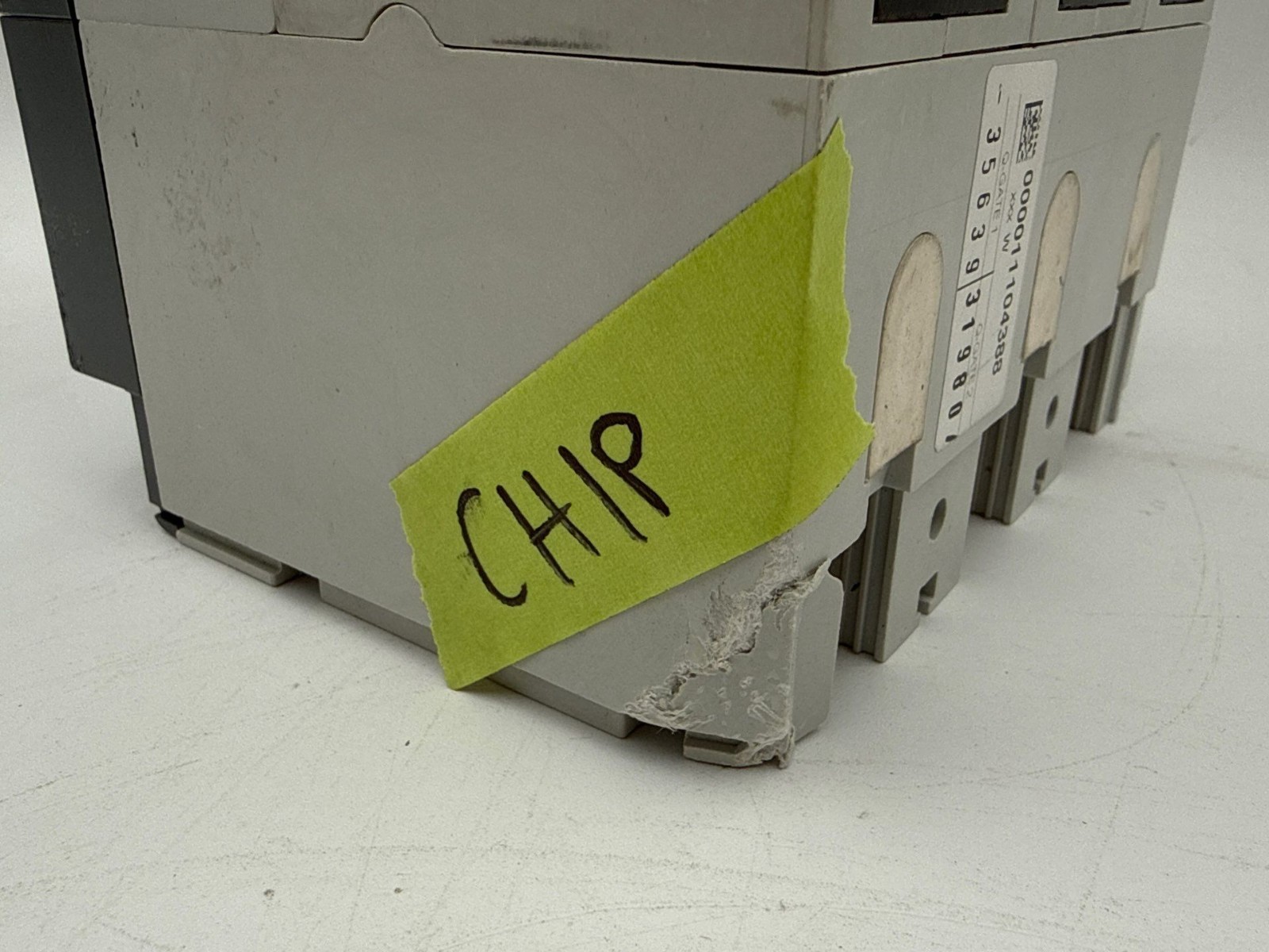 ABB XT5NU330ABFF000XXX Circuit Breaker 300A 3P 600V tmax XT5N 400 300 Amp 3 Pole