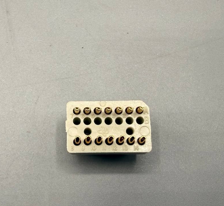 Lot of 18 Texas Instruments 16-Pin DIL IC Sockets 2.54mm THT – New Old Stock