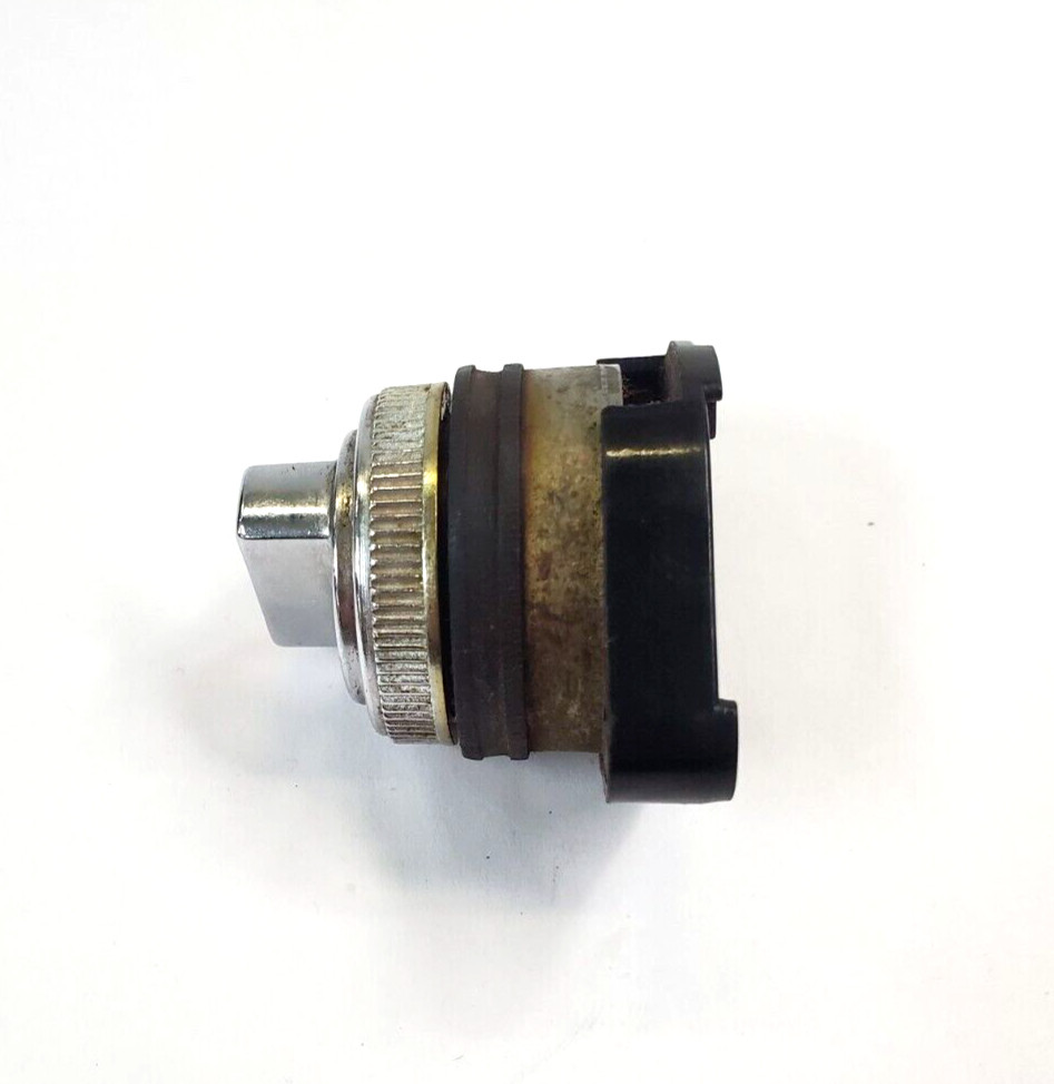 UNKNOWN BRAND 3 SELECTOR SWITCH KNOBS 2 POSITION & 1 PUSH BUTTON LOT OF 4