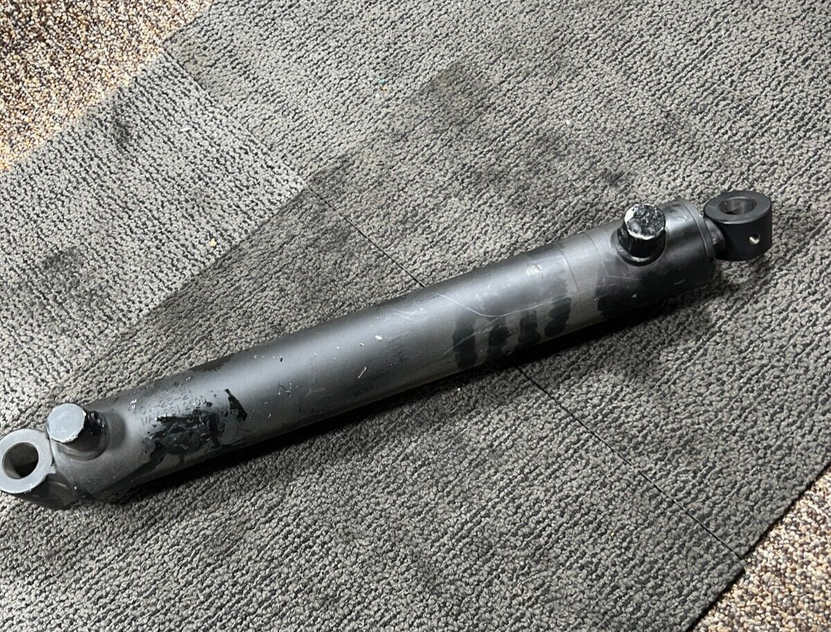 Welded Hydraulic Cylinder 2.89″ OD x 23.5″ Retracted x 1.22″Rod 2500psi 1808890A