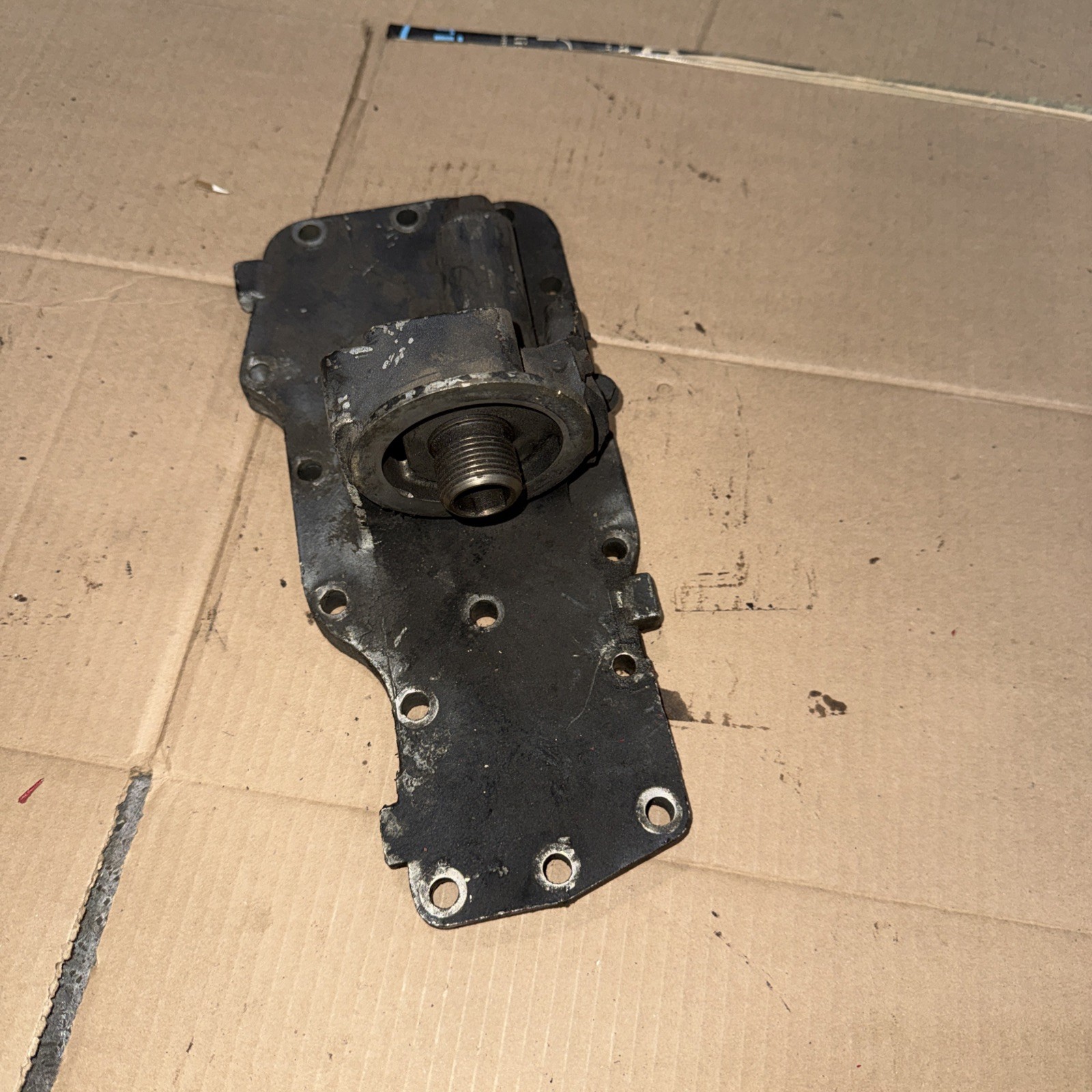 Case IH Patriot 3230 Sprayer Iveco 6.7 Oil Filter Housing Base 4898661 3.9 Isb