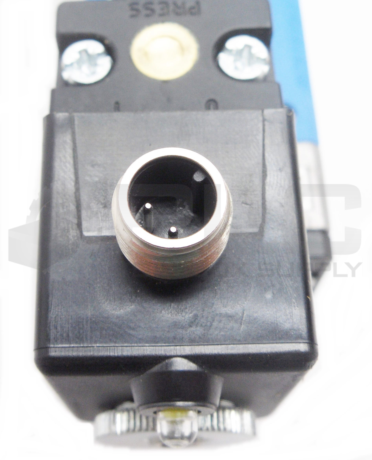 NEW FESTO JMDH-5/2-D-1-M12-C W/ MDH-3/2-24VDC-M12-LED 688 249 DC24V 2.7W IP00/65