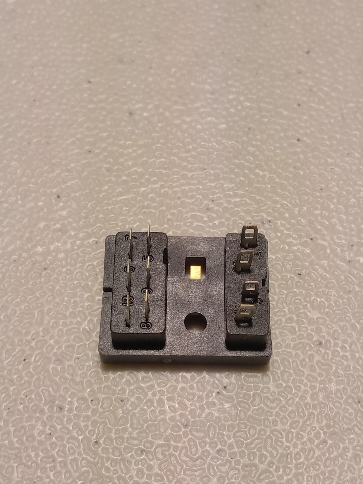 RELAY SOCKET PLUG-IN FOR R10S-E1Y2-J10.0K POTTER & BRUMFIELD