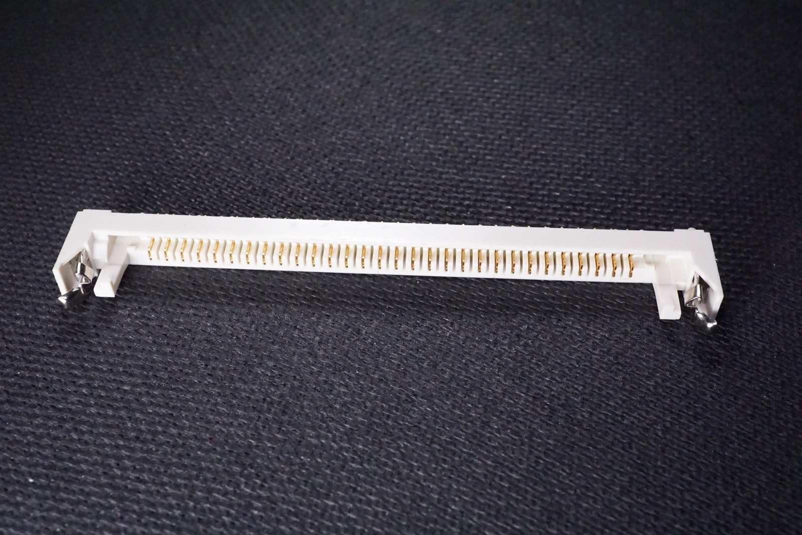 M43S-20-130-02 Methode SIMM Socket 30 Pos 1 Row 2.54mm Centerline w/ Latch Vert