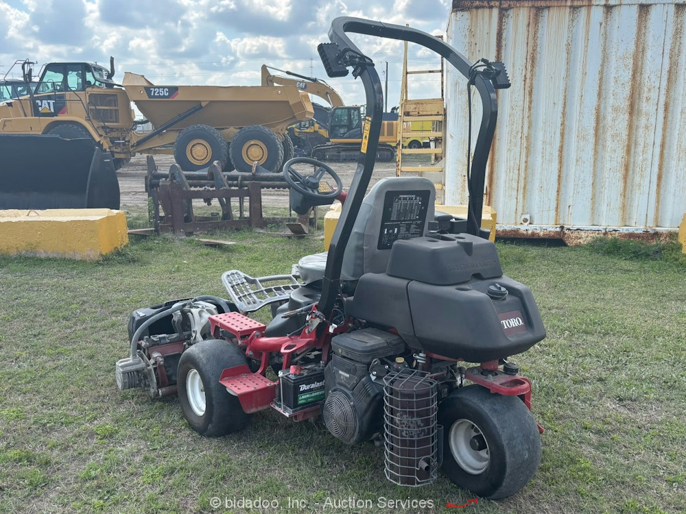 2021 Toro Greensmaster TriFlex 3320 Ride-On Grounds Golf Course Mower bidadoo