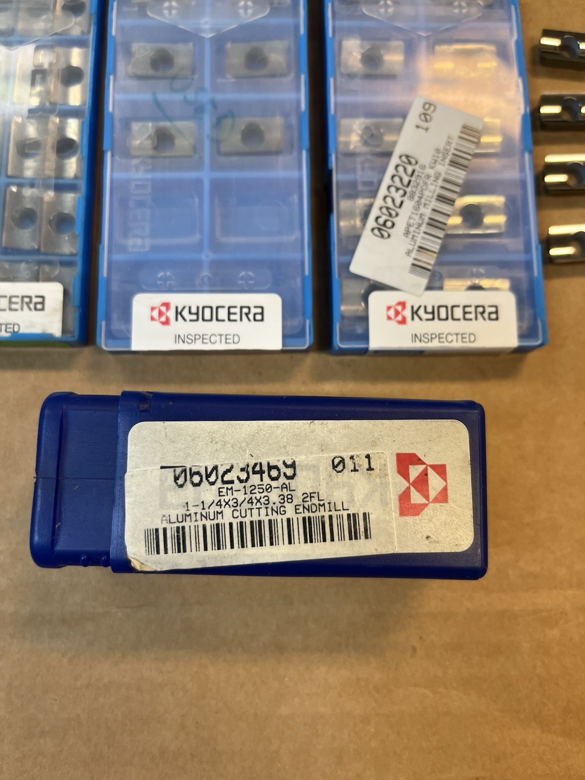 Kyocera, Insert Endmill 1.25in Di ,3/4 Shank, EM-1250-AL With Screws And Inserts