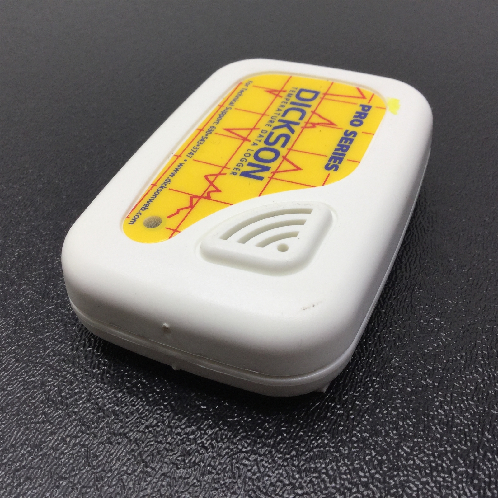 Dickson SP150 Pro Series Temperature Data Logger Accuracy: -/+1.8° Storage: 32KB