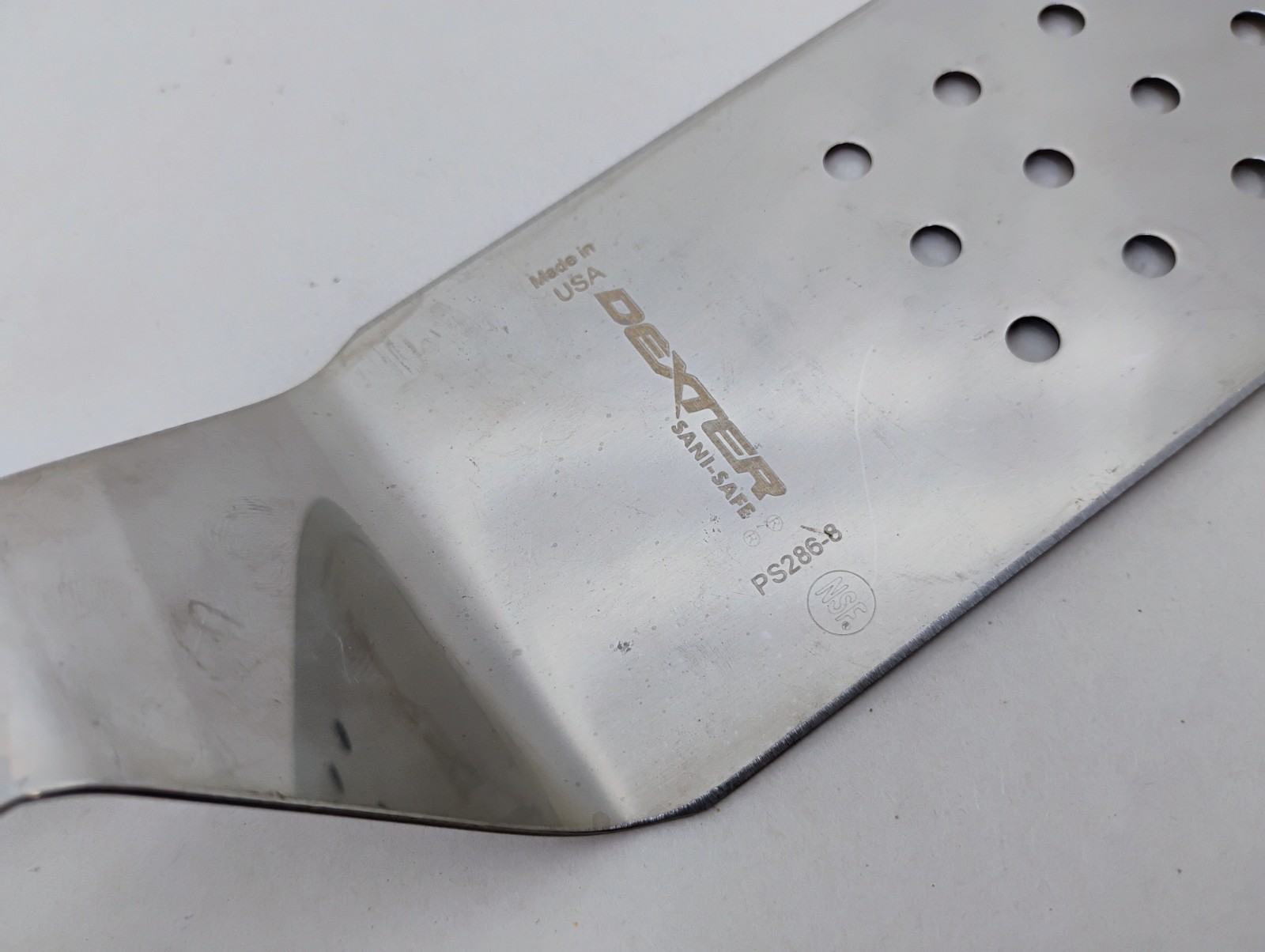 Dexter USA White Handle Grill Turner Spatula 8″X3″ Perforated PS286-8 Factory2nd