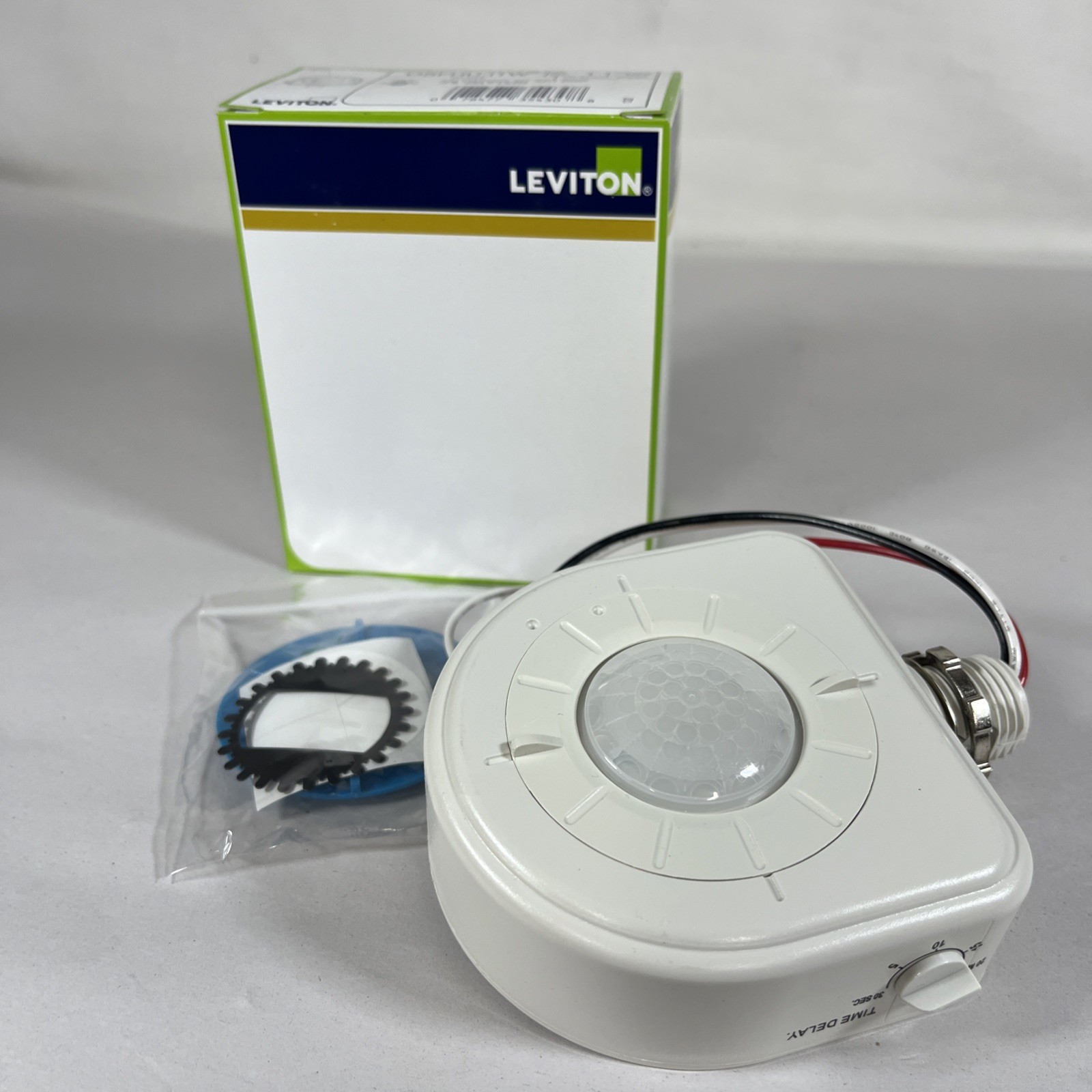 LEVITON High Bay Occupancy Sensor, 120-347 VAC/CA OEM Part # OSFHU-ITW – White