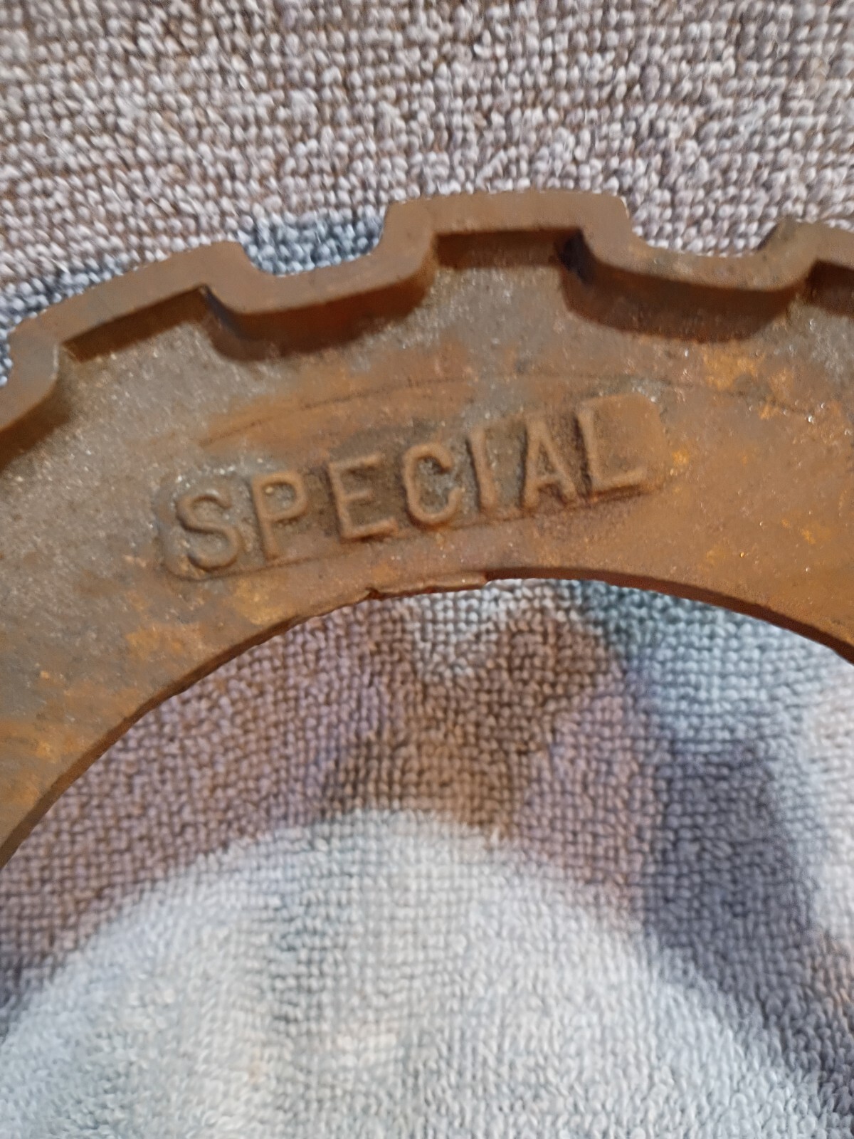 Black Hawk F440 CAST IRON SEED PLANTER PLATE F 440 Special Small 16 Cell Flats