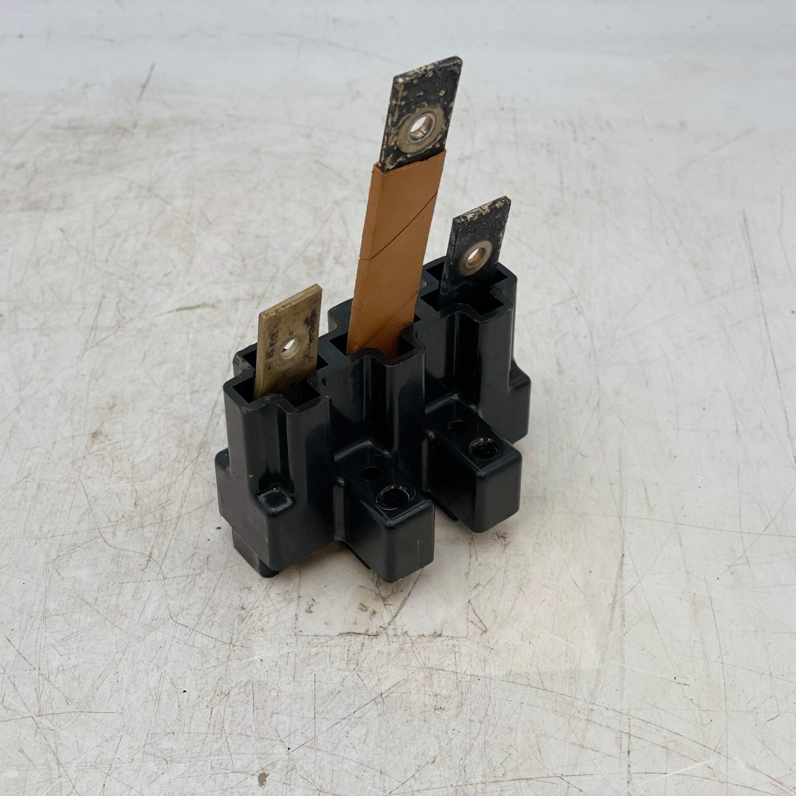 GE TE13PD1 Plug-In Mounting Base Assembly, 150A, 3P (Used)