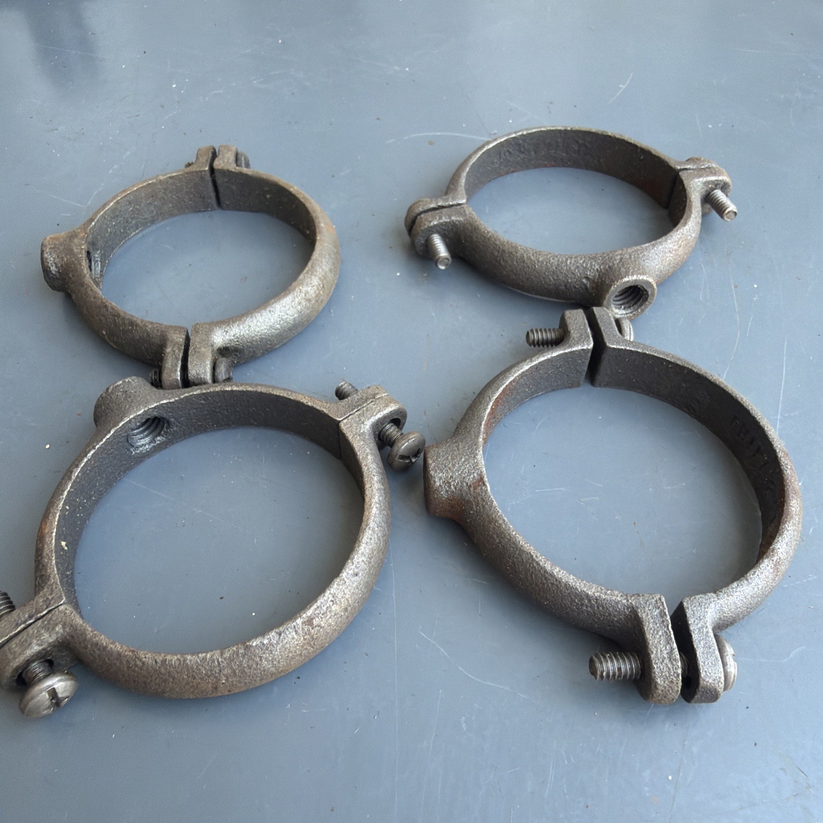 2-1/4″ Road Hinged Malleable Cast Iron Split Ring Pipe Hanger Clamp Qty-4