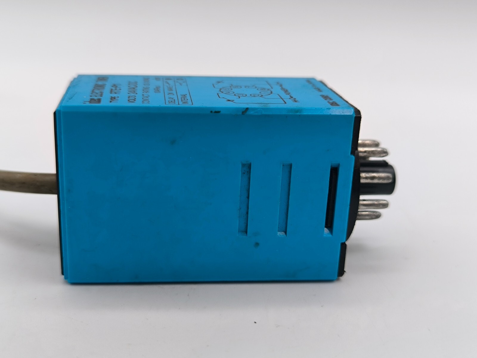 IDEC RTE-P11 Electronic Timer Plug-in Mount DPDT 10A 120VAC Coil 24V AC/DC 8 Pin