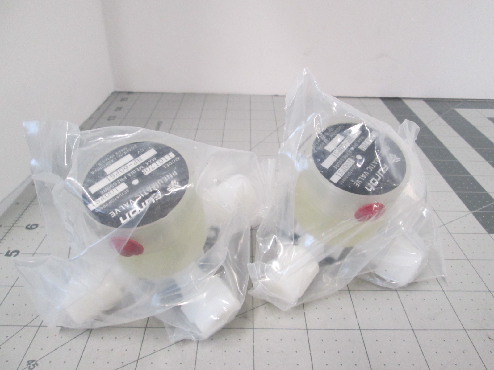 Furon, HP-60PSI, 1101708, 100 PSI, 3-Way Valve, New, Lot of 2