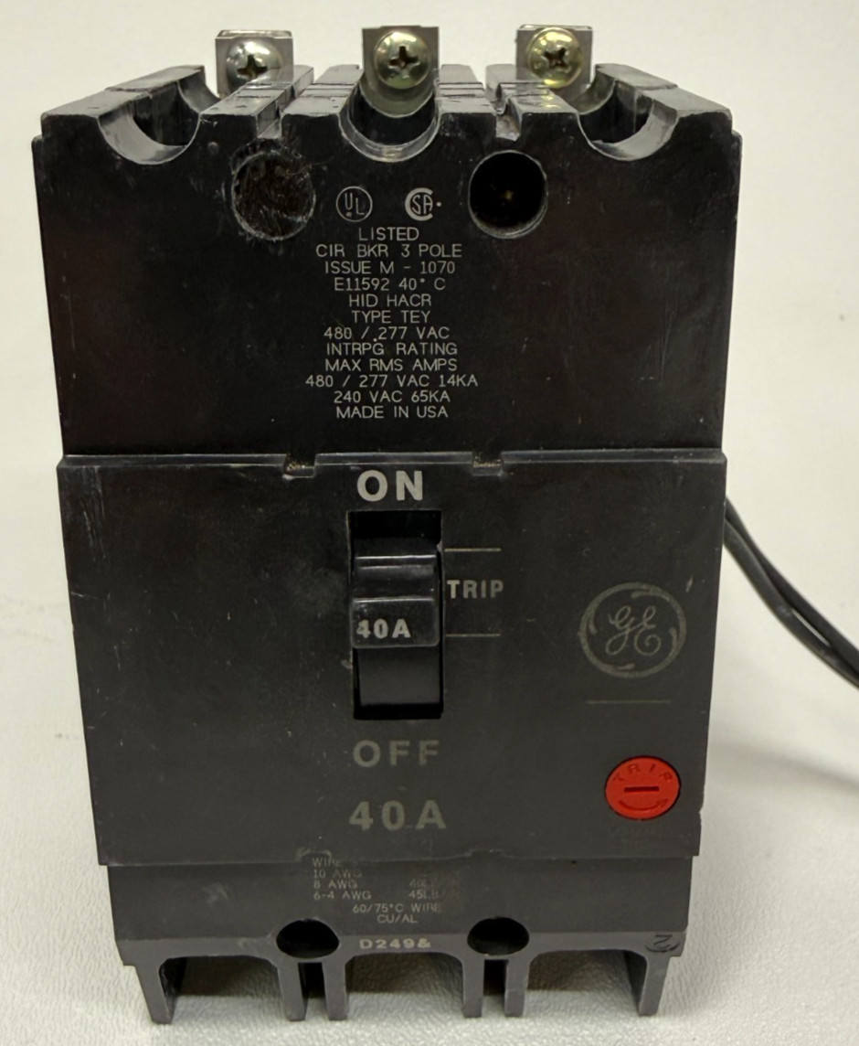 GE TEY340ST12 40Amp 3Pole 480/277VAC 14kA Bolt-On Circuit Breaker TEYST12 Shunt