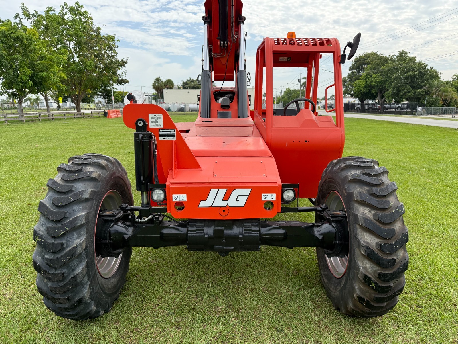 2016 JLG 8042 «110 HP CUMMINS DIESEL» 8K LBS – 42 FT – ONLY 2,910 HOURS –