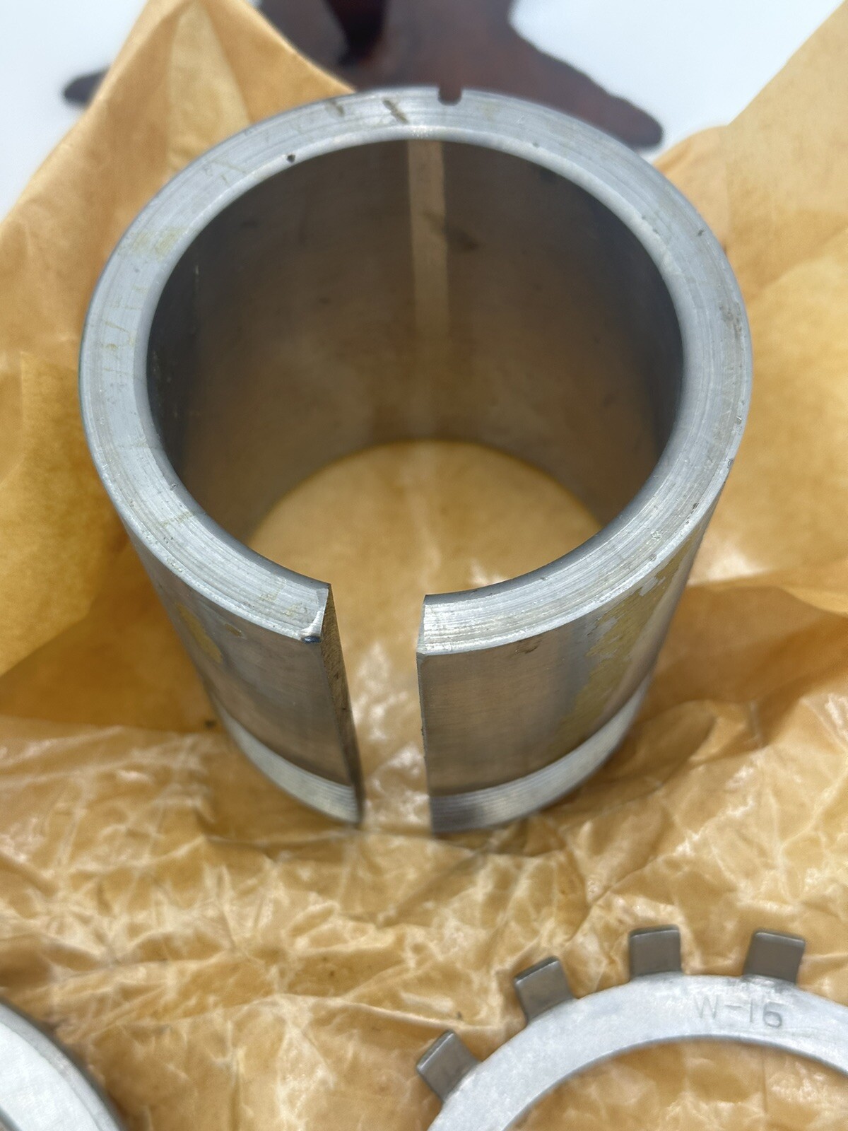 SKF SNW 16 X 2-11/16 Adapter Sleeve Assembly 3.137-12-Thread 2-1/16″Bore NEW OEM