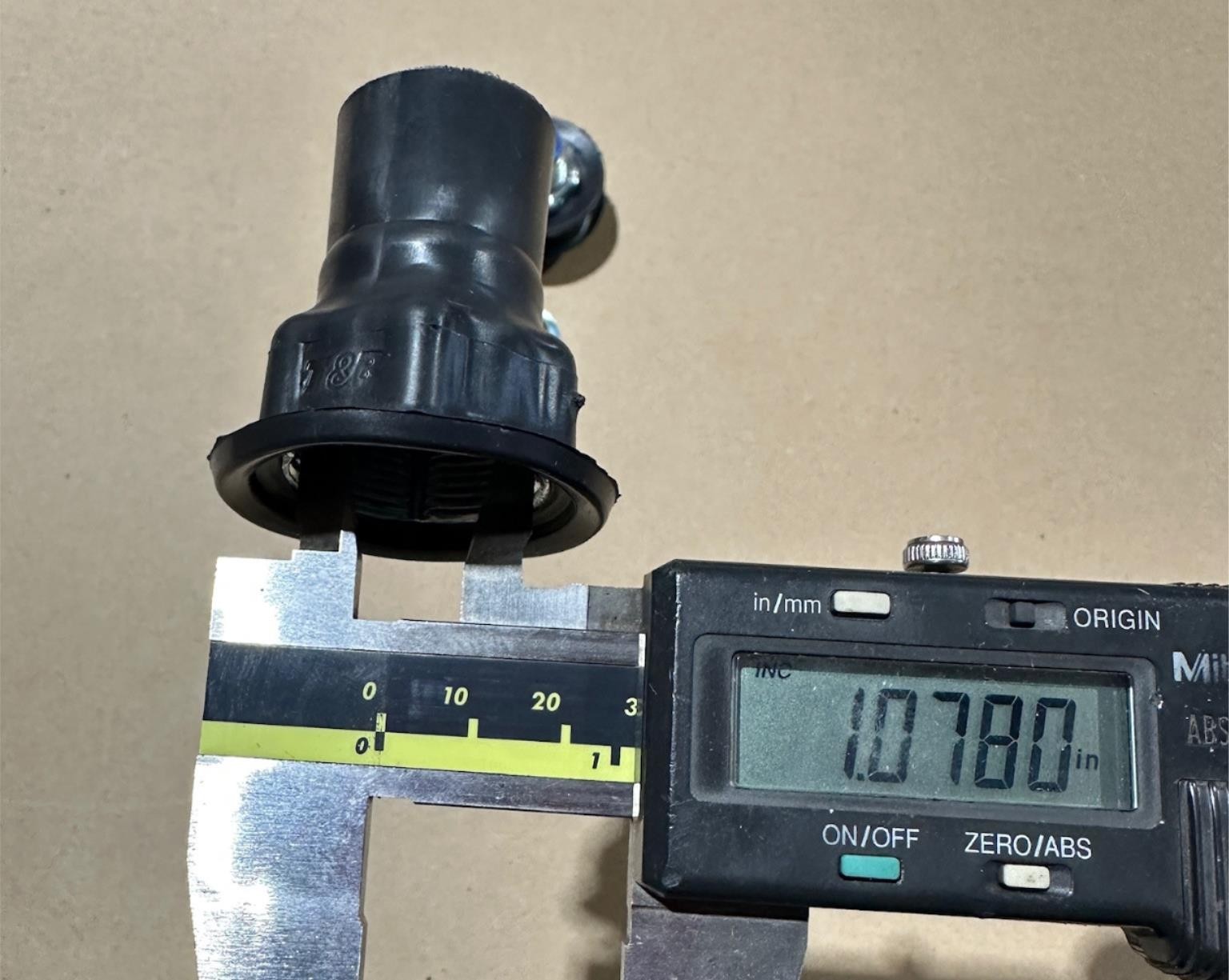 ABB Thomas & Betts OCAL ST1/2-G PVC Coated 1/2″ Liquidtight Liquid Connector