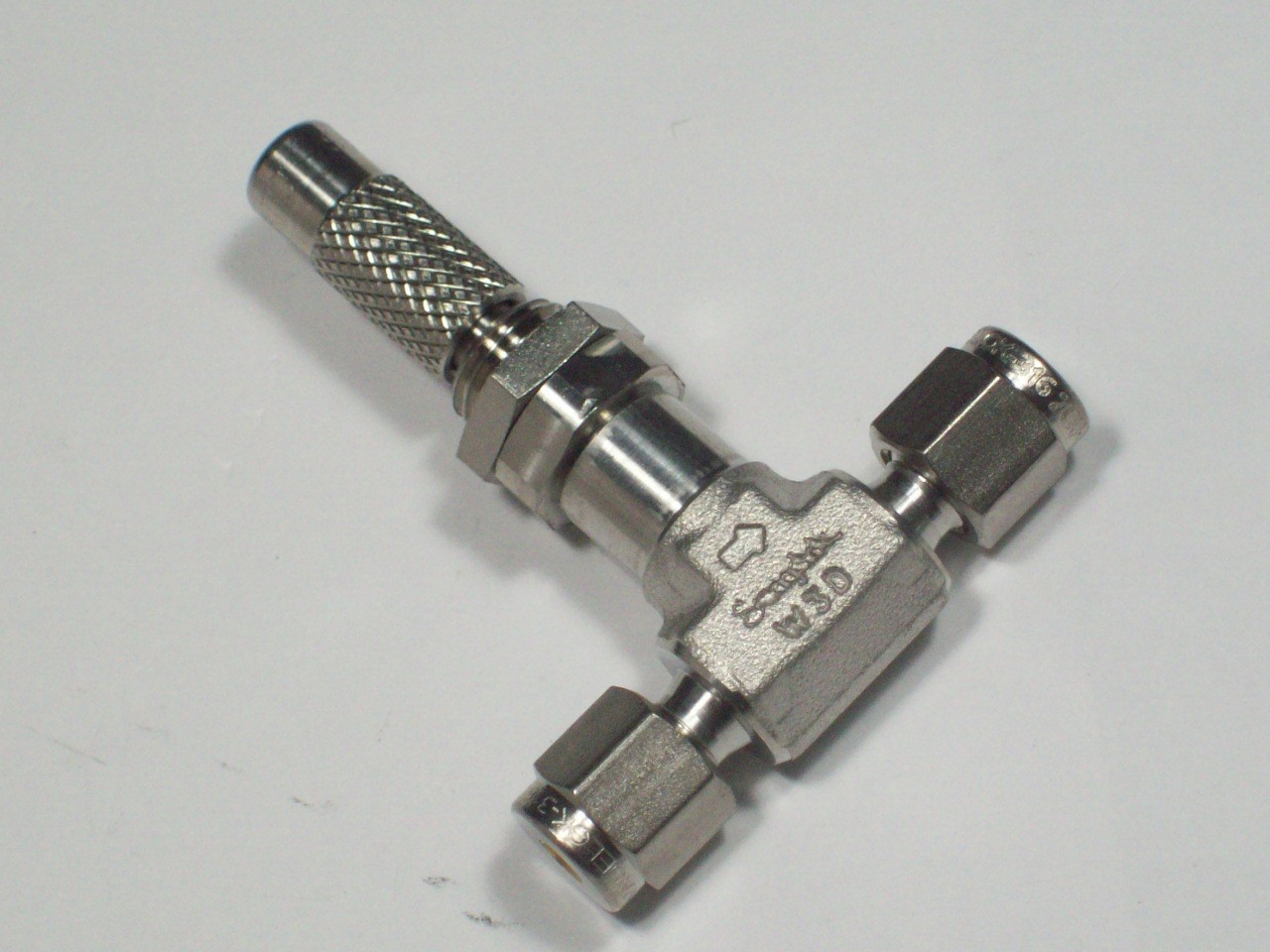 1- Swagelok Stainless Steel Low Flow Metering Valve, 1/8″ OD Tube, SS-SS2